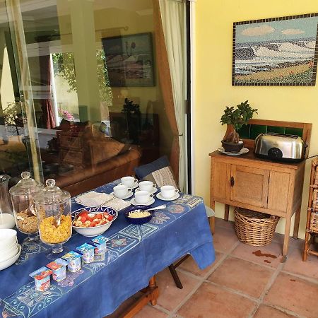 On Pinewood Guest House Кейптаун Екстериор снимка