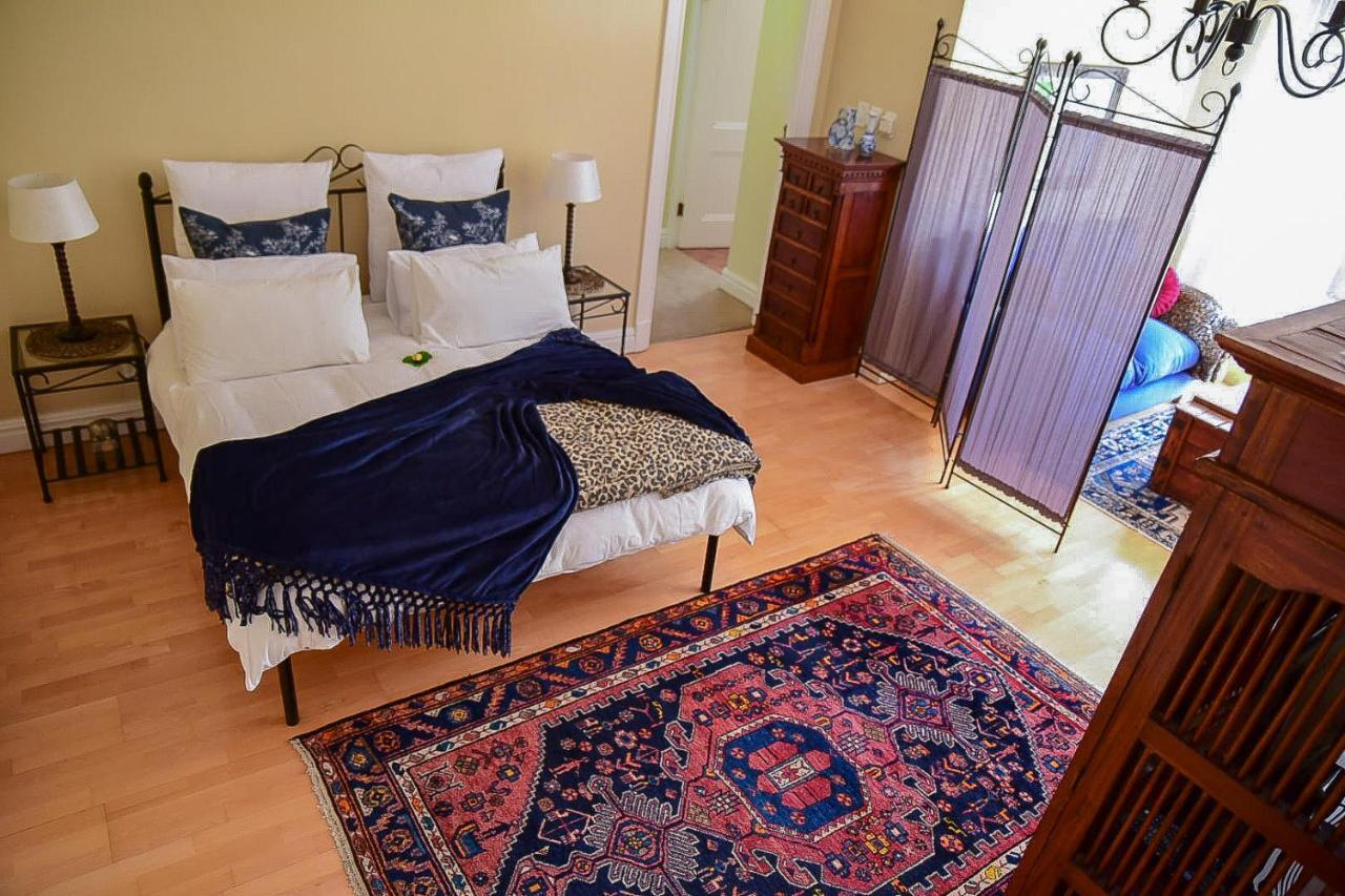 On Pinewood Guest House Кейптаун Екстериор снимка