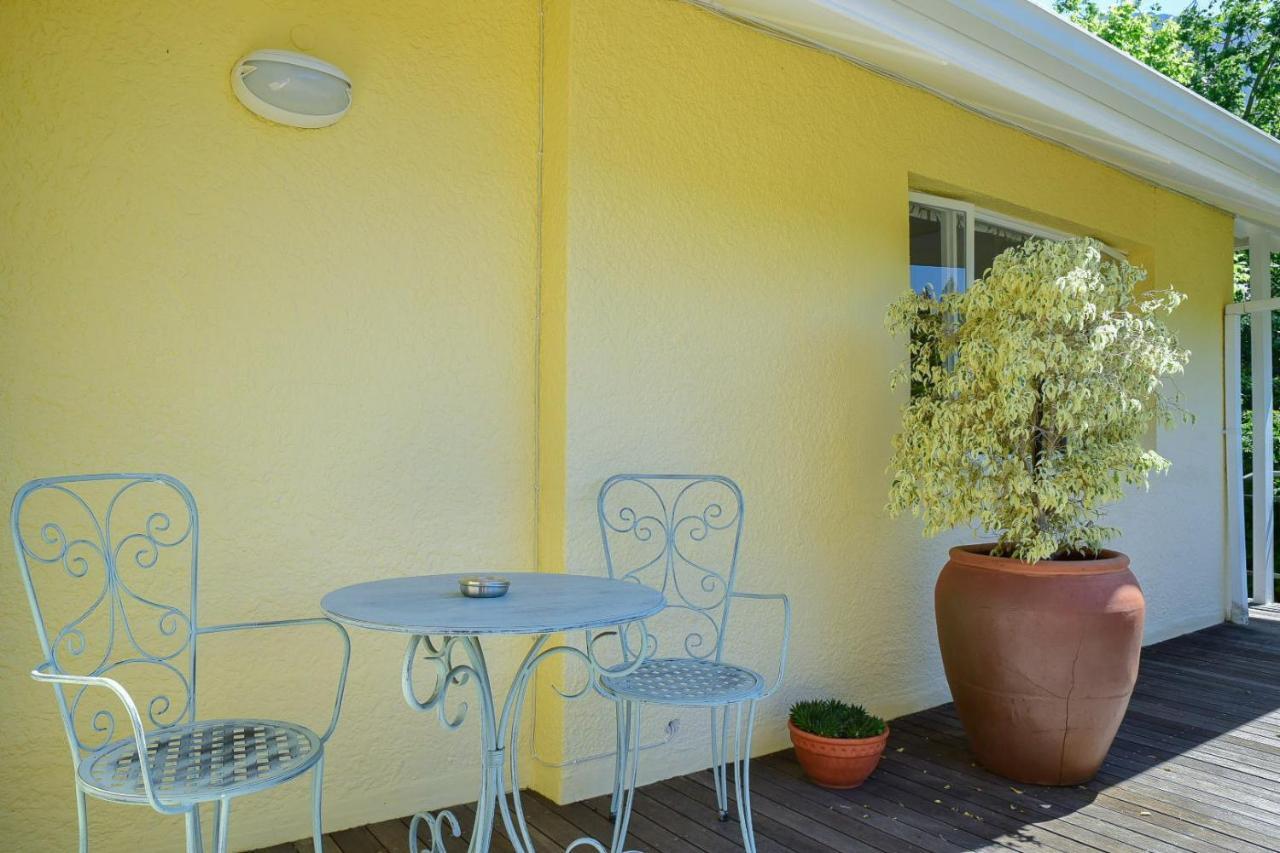 On Pinewood Guest House Кейптаун Екстериор снимка