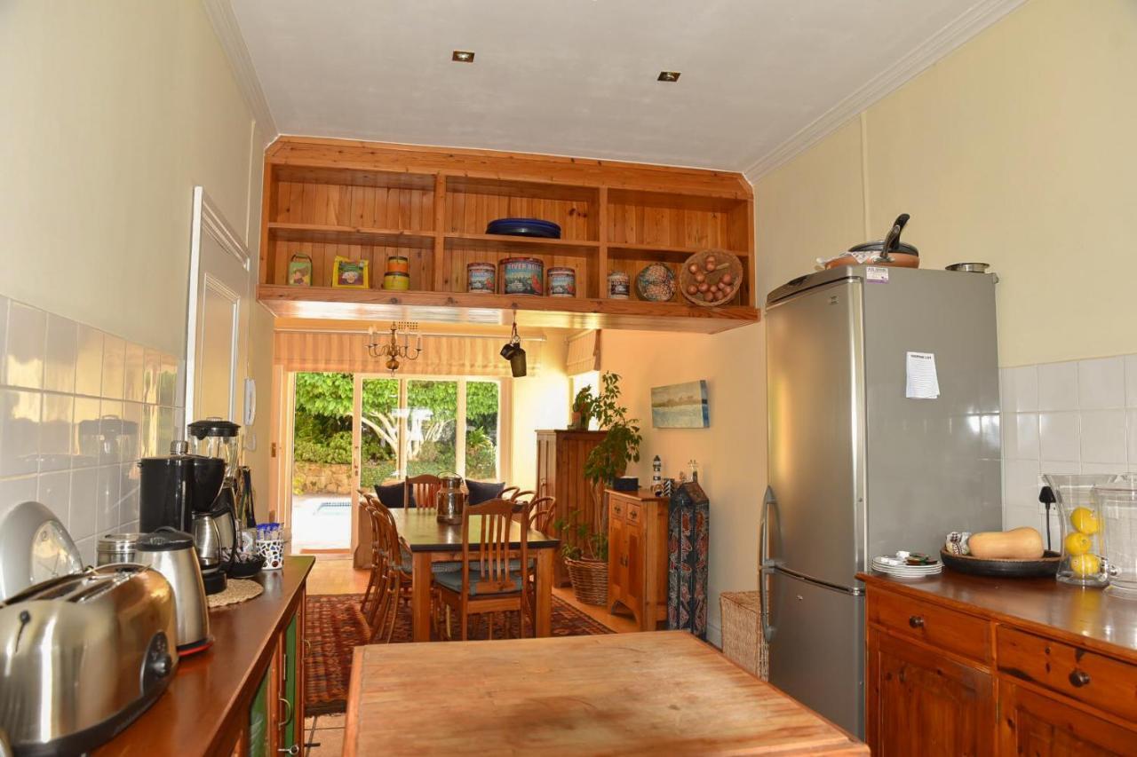 On Pinewood Guest House Кейптаун Екстериор снимка