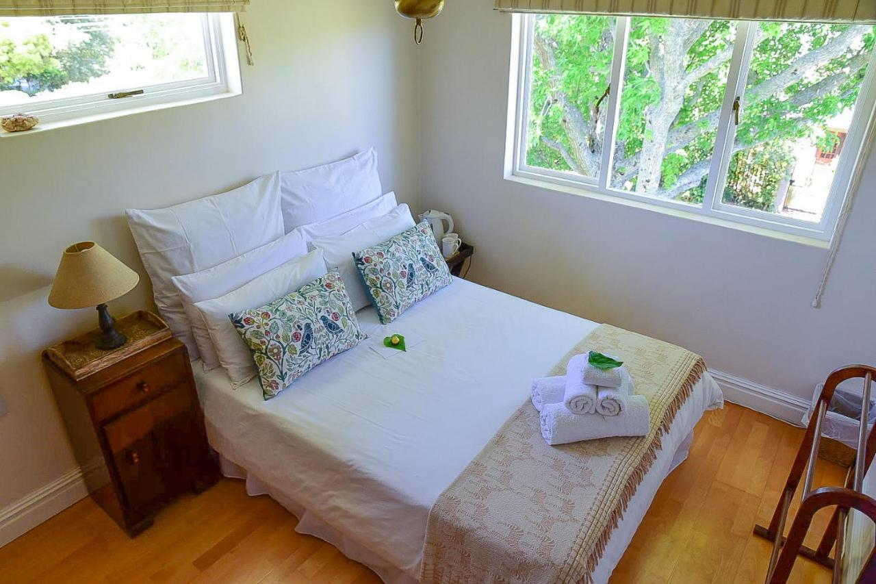 On Pinewood Guest House Кейптаун Екстериор снимка