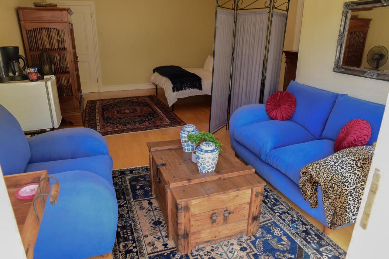 On Pinewood Guest House Кейптаун Екстериор снимка
